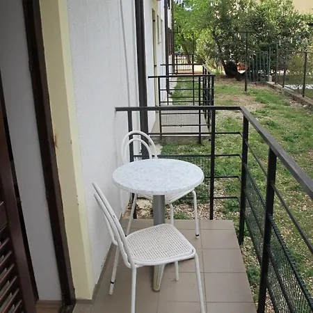 بيت ضيافة And Degenija