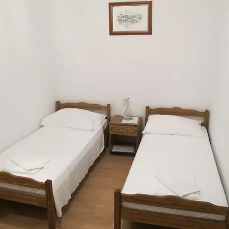 And Degenija Affittacamere Starigrad Paklenica